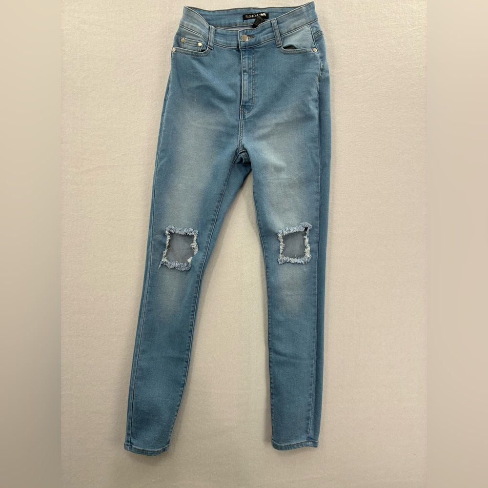 3For$20 Fashion Nova Light Blue Ripped Skinny Jeans size 9/10